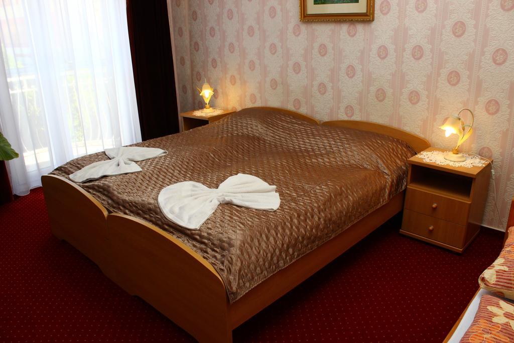 Kalman Panzio Bed & Breakfast Сегед Екстериор снимка