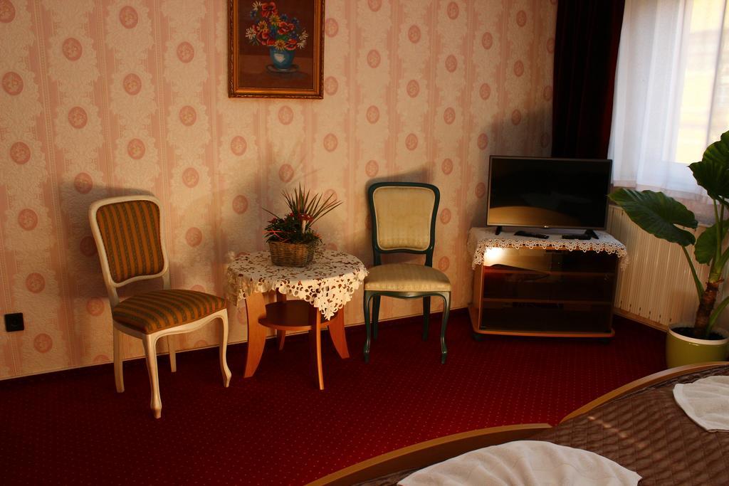 Kalman Panzio Bed & Breakfast Сегед Екстериор снимка
