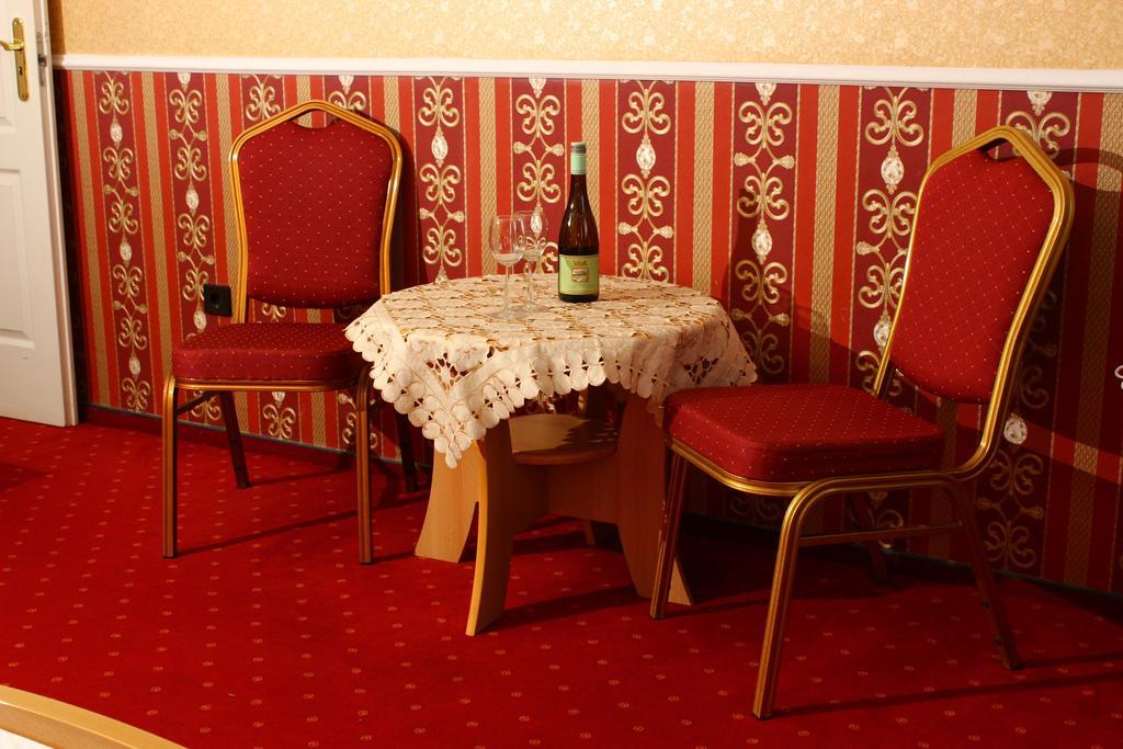 Kalman Panzio Bed & Breakfast Сегед Екстериор снимка