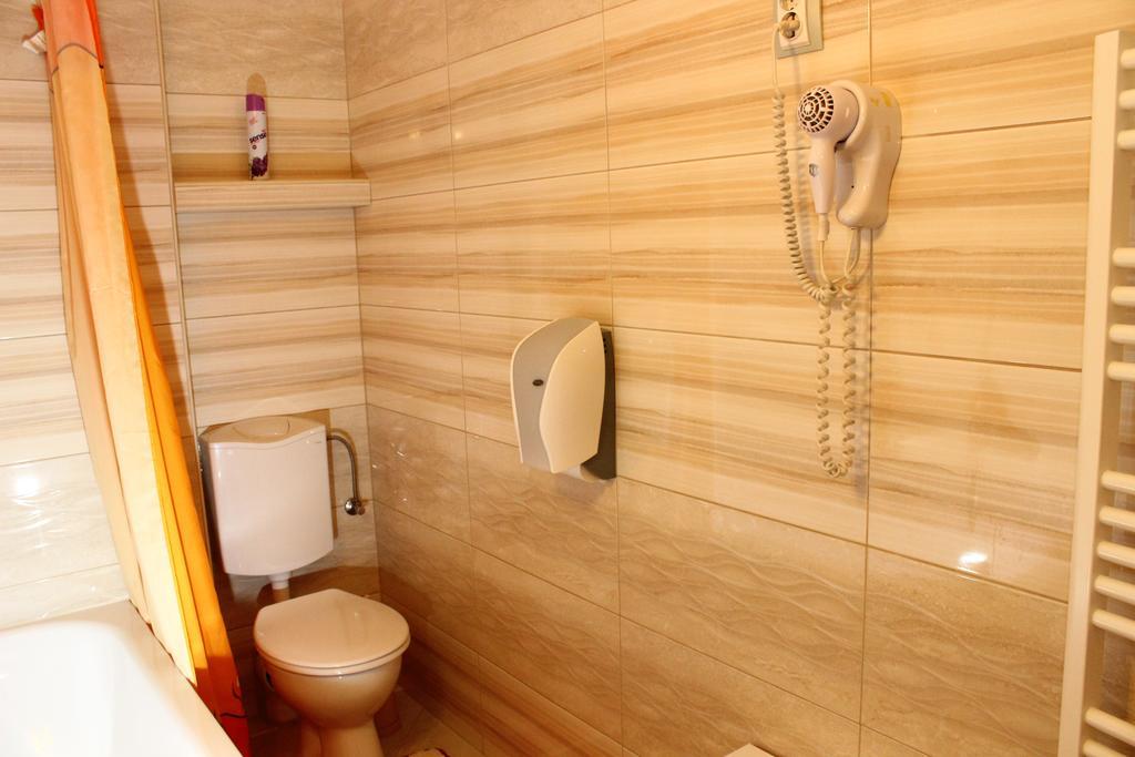 Kalman Panzio Bed & Breakfast Сегед Екстериор снимка