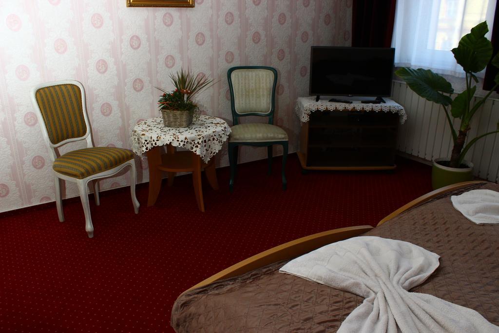 Kalman Panzio Bed & Breakfast Сегед Екстериор снимка