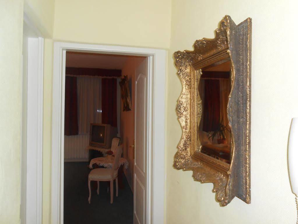 Kalman Panzio Bed & Breakfast Сегед Екстериор снимка