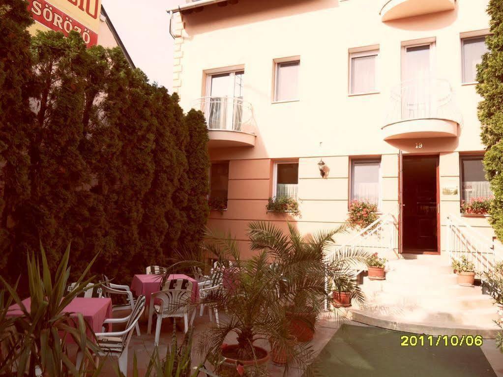 Kalman Panzio Bed & Breakfast Сегед Екстериор снимка